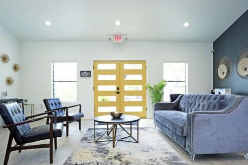 0805-8000 Midcrown Drive, San Antonio, TX, 78218 | Card Image