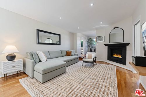 apt-203-832 Euclid St, Santa Monica, CA, 90403-1736 | Card Image