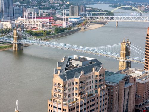 3b-100 W Rivercenter Blvd, Covington, KY, 41011-5816 | Card Image