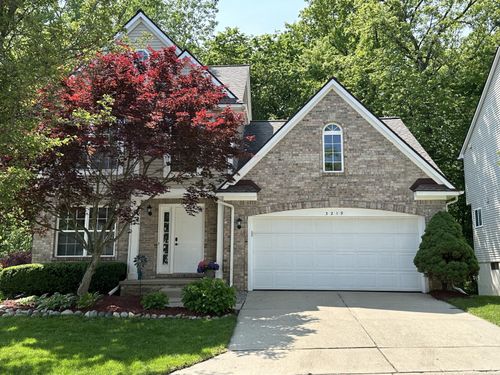 3219 Dunwoodie Rd, Ann Arbor, MI, 48105-4115 | Card Image