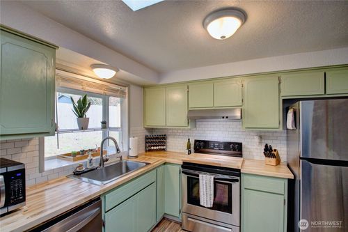 apt-1-685 Nw Atalanta Way, Oak Harbor, WA, 98277-2041 | Card Image