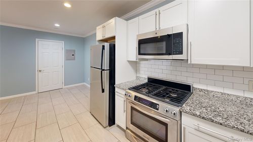 23-23 Sierra Ct, Coram, NY, 11727-1520 | Card Image