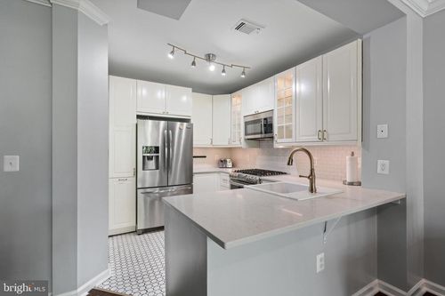 apt-302-2201 Westcourt Ln, HERNDON, VA, 20170-5822 | Card Image