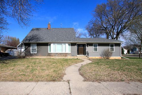 311 S 10th St, Olivia, MN, 56277-1206 | Card Image