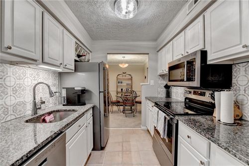 unit-7-5149 Roswell Rd, Sandy Springs, GA, 30342-2269 | Card Image