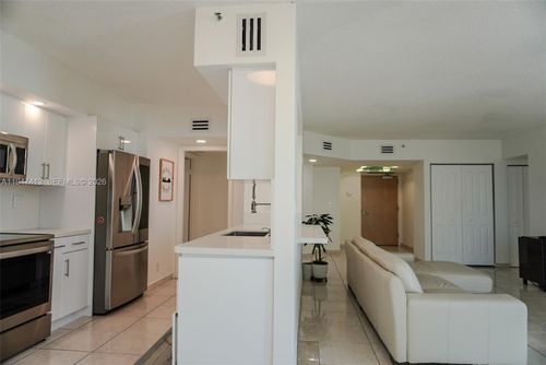 apt-338-16485 Collins Ave, Sunny Isles Beach, FL, 33160-4547 | Card Image