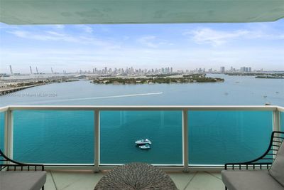 2307 - 650 West Ave, Condo with 3 bedrooms, 2 bathrooms and null parking in Miami Beach FL | Image 1