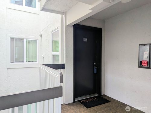 apt-a203-6700 Ne 182nd St, Kenmore, WA, 98028-4855 | Card Image
