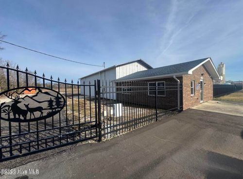 2028 Travis Rd, Columbia, NC, 27925-8227 | Card Image