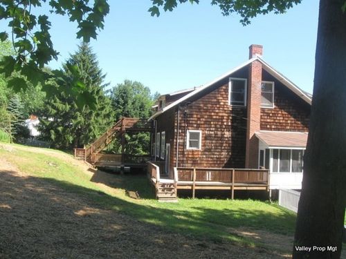 na-1381 S East St, Amherst, MA, 01002-3030 | Card Image