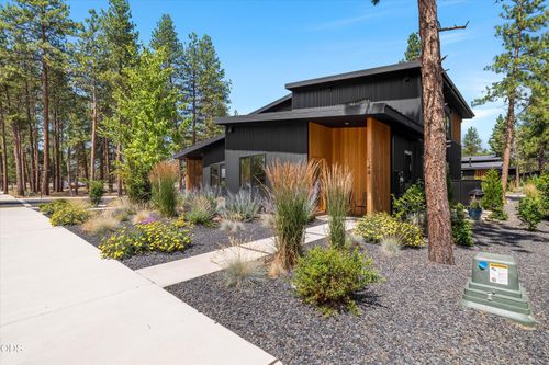 544 W Sisters Park Dr, Sisters, OR, 97759-1898 | Card Image