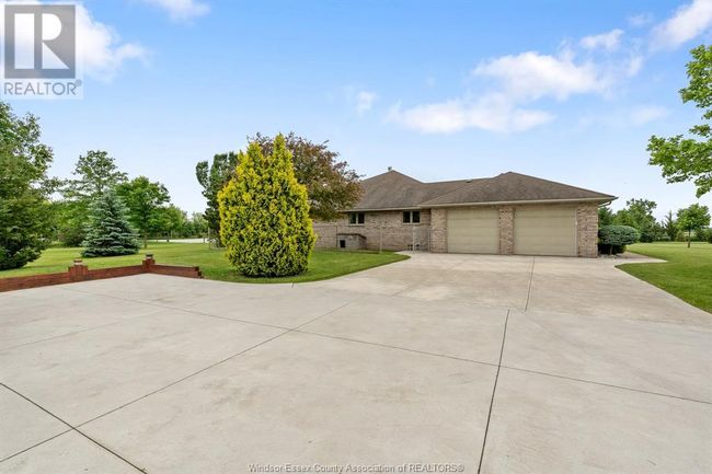 5569 Concession Rd 5 N, House other with 6 bedrooms, 3 bathrooms and null parking in Amherstburg ON | Image 33