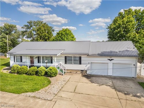 23 Delaware St, Mineral Wells, WV, 26150-9479 | Card Image