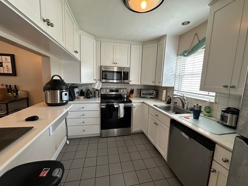 townhouse-2249 Commonwealth Ave, Auburndale, MA, 02466-1817 | Card Image