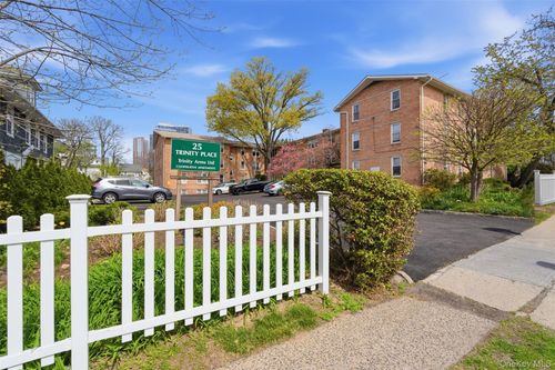 apt-2k-25 Trinity Pl, New Rochelle, NY, 10805-2607 | Card Image