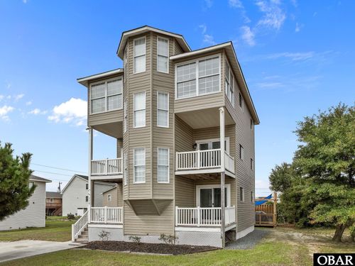 110 Baker Ave, Kill Devil Hills, NC, 27948-9107 | Card Image