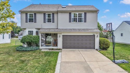 864 Carriage Hill Dr, Fenton, MI, 48430-4137 | Card Image