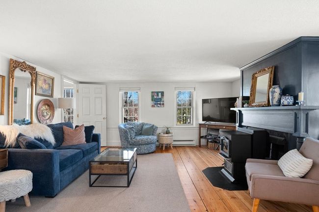 APT-5 - 13 Grove St, Condo with 3 bedrooms, 2 bathrooms and null parking in Kennebunk ME | Image 5
