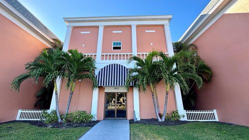 106-1900 68th St N, ST PETERSBURG, FL, 33710-4717 | Card Image