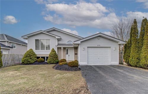 271 College St W, Waterford, ON, N0E1Y0 | Card Image