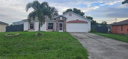 537 Se 1st Ter, Cape Coral, FL, 33990-1194 | Card Image