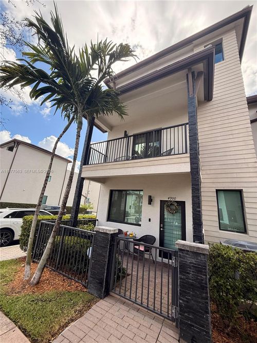 4900 Nw 83rd Path, Doral, FL, 33166-5534 | Card Image