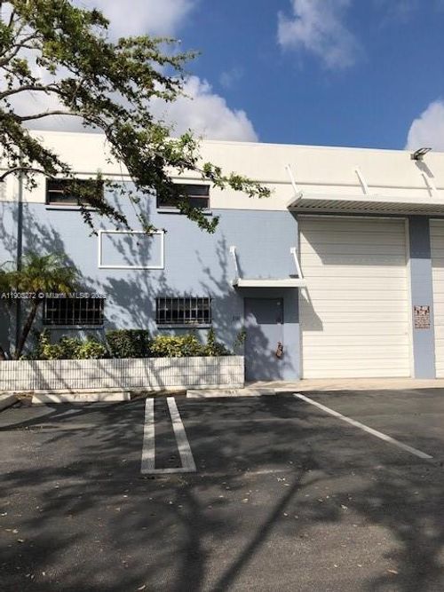 5-8343 Nw 64th St, Miami, FL, 33166-2647 | Card Image