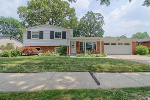 1789 Boxford St, Trenton, MI, 48183-1810 | Card Image