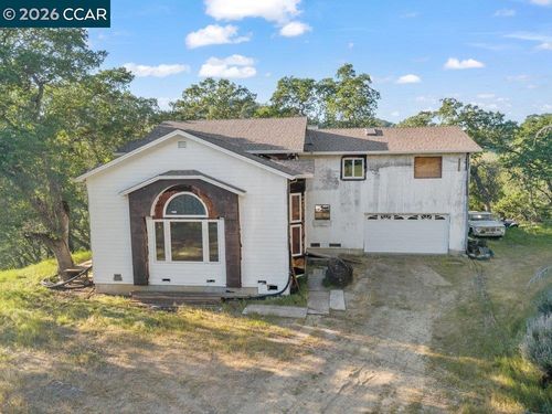 98 Oak Springs Dr, Napa, CA, 94558-8517 | Card Image