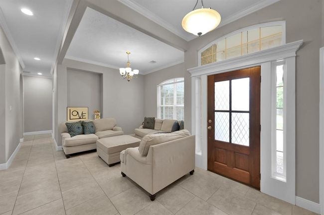 Beautiful nature light in the entry & dining/sitting room. | Image 8