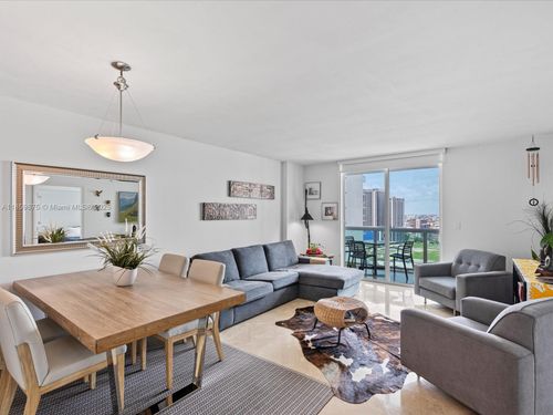 apt-2406-1800 N Bayshore Dr, Miami, FL, 33132-3228 | Card Image
