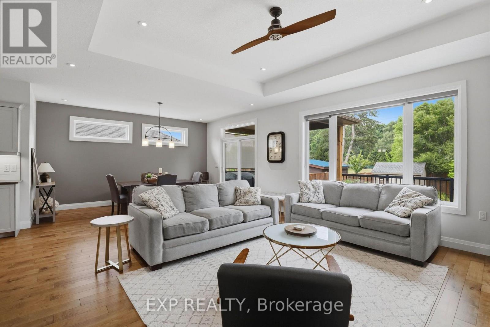 Residential in Strathroy-Caradoc (Mount Brydges) 5
