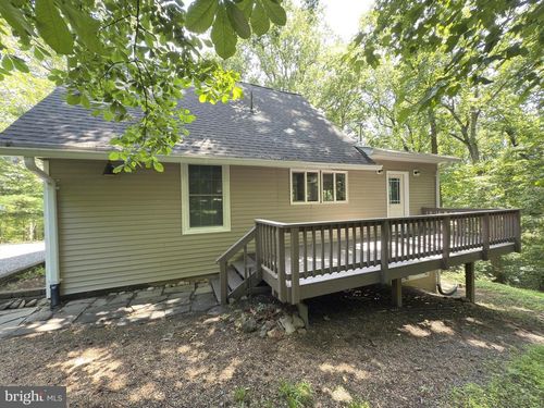 132 Pine Crest Ln, BLUEMONT, VA, 20135-4602 | Card Image