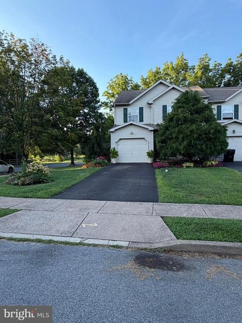 4347 Bedford Dr, Bethlehem, PA, 18020-1490 | Card Image
