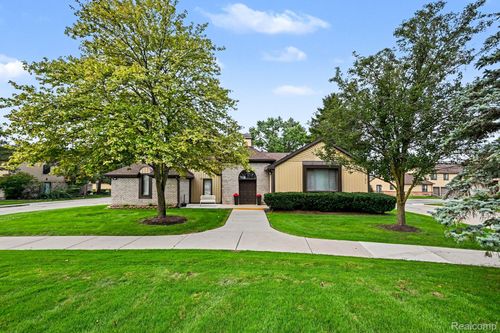 41615 Bedford Dr, Canton, MI, 48187-3703 | Card Image