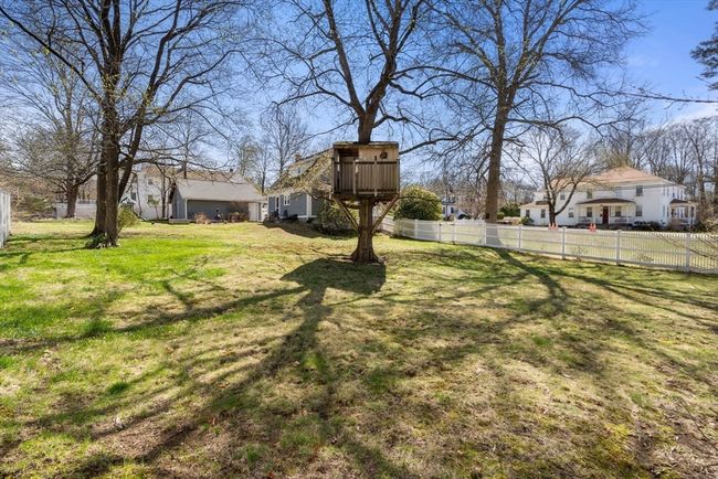 52 Pleasant St, House other with 3 bedrooms, 2 bathrooms and 2 parking in Franklin MA | Image 4