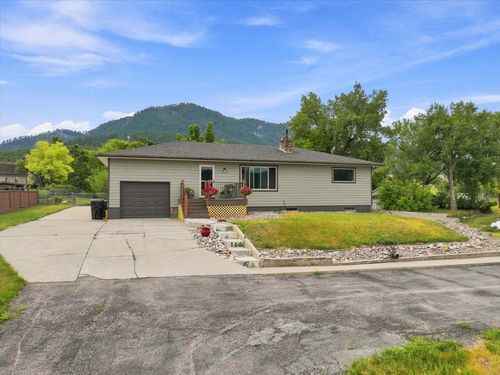 420 E Alden St, Sundance, WY, 82729-5062 | Card Image