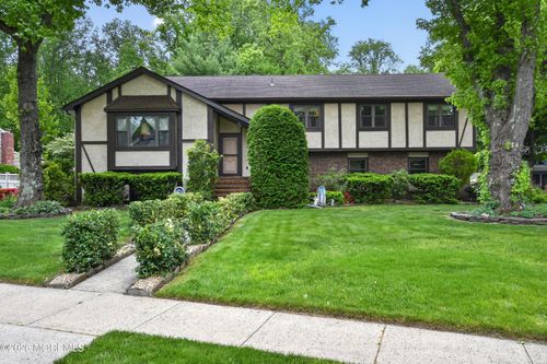 17 Point O Woods Road, Middletown, NJ, 07748 | Card Image