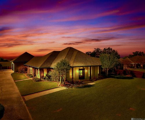 8788 Wyeth Dr, Denham Springs, LA, 70706-8575 | Card Image