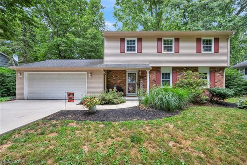7068 Brightwood Dr, Concord Township, OH, 44077-2167 | Card Image