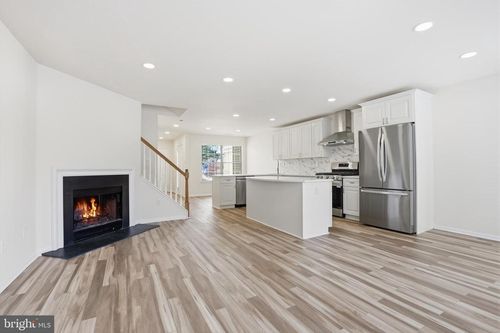 1004 Waterford Rd, YARDLEY, PA, 19067-5439 | Card Image