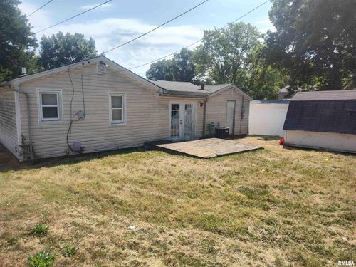 435 N 38th St, Belleville, IL, 62226-6027 | Card Image