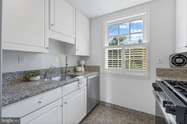 911 S Lee St, Townhouse with 4 bedrooms, 4 bathrooms and null parking in ALEXANDRIA VA | Image 10