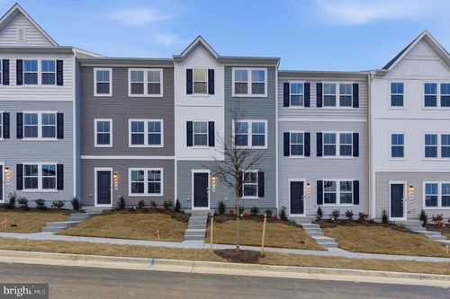 410 18th Ave, Ranson, WV, 25438-5724 | Card Image