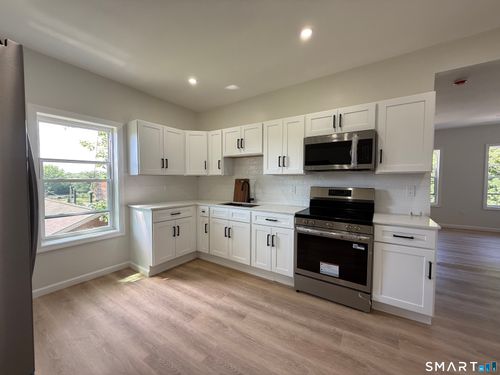 5 Winter St, Hartford, CT, 06120-2539 | Card Image