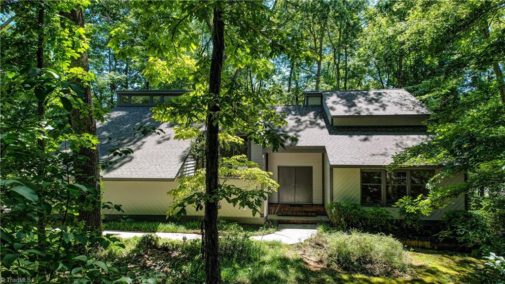 Saint Regis Rd, Greensboro, NC 27408
