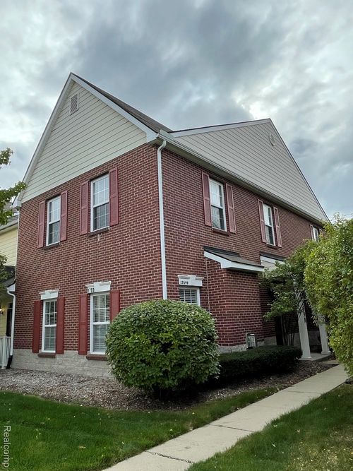 17699 Windflower Dr, Southfield, MI, 48076-2080 | Card Image