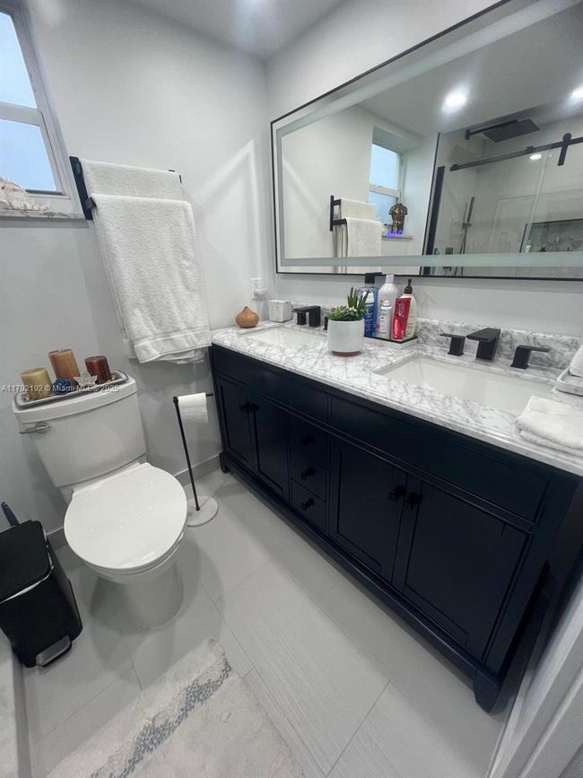 APT-1516 - 9880 Marina Blvd, Condo with 2 bedrooms, 2 bathrooms and null parking in Boca Raton FL | Image 14