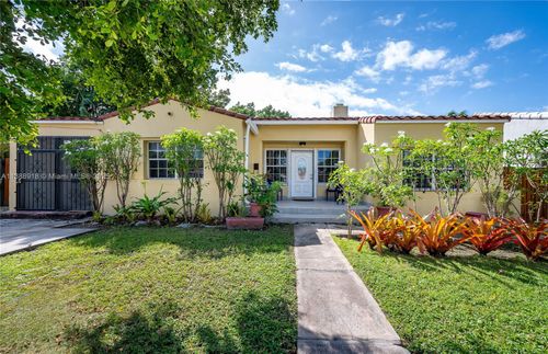 862 Ne 82nd St, Miami, FL, 33138-4146 | Card Image