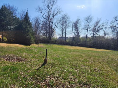 3910 Parker Rd, Florissant, MO, 63033-3241 | Card Image